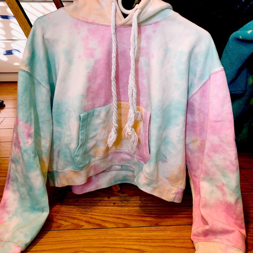 Pull over crop top hoodie